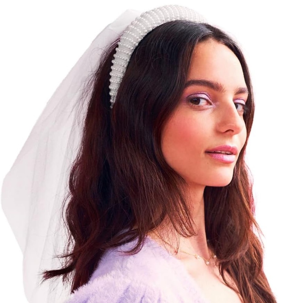 Bachelorette party bride-to-be pearl headband with detachable veil